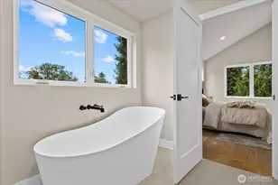 11709 Roosevelt Way NE, Seattle, WA 98125 - Photo 28