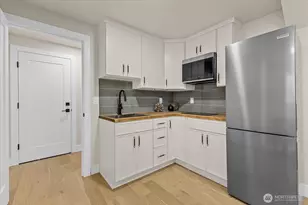 11709 Roosevelt Way NE, Seattle, WA 98125 - Photo 30