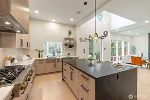 24257 SE 26th Pl, Sammamish, WA 98075 - Photo 12