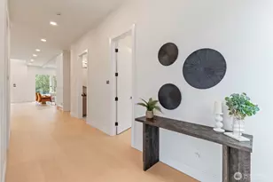 24257 SE 26th Pl, Sammamish, WA 98075 - Photo 4