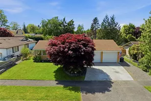 1428 Loraine St, Enumclaw, WA 98022 - Photo 2