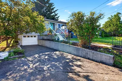 6831 S Yakima Avenue, Tacoma, WA 98408 - Photo 2