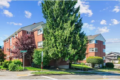 4407 SW Alaska Street #11, Seattle, WA 98116 - Photo 1