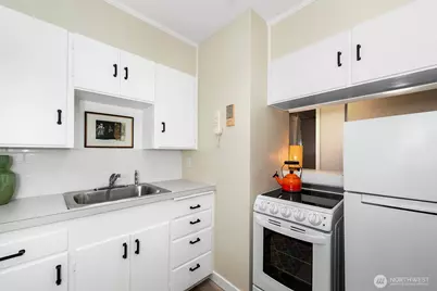 4407 SW Alaska Street #11, Seattle, WA 98116 - Photo 8