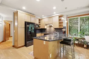 18603 E Spring Lake Dr SE, Renton, WA 98058 - Photo 20