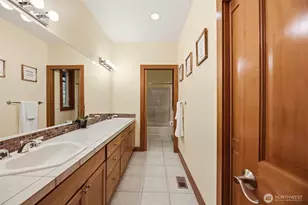 18603 E Spring Lake Dr SE, Renton, WA 98058 - Photo 18