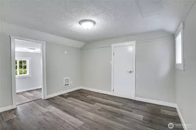 325 N Cambrian, Bremerton, WA 98312 - Photo 20