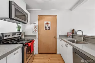 7226 NE 171st Ln, Kenmore, WA 98028 - Photo 4
