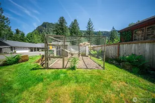 37418 W Lake Walker Dr SE, Enumclaw, WA 98022 - Photo 4
