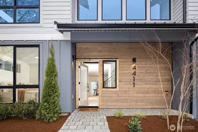 4411 1st Avenue NE, Seattle, WA 98105 - Photo 2