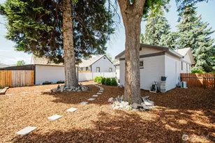 241 N Garfield Ave, Wenatchee, WA 98801 - Photo 4