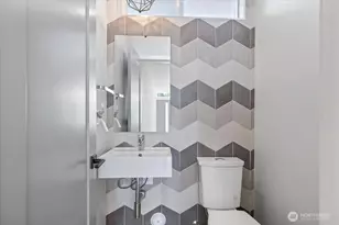 2440 NW 60th St, Seattle, WA 98107 - Photo 8