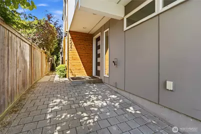4008 Linden Ave N #A, Seattle, WA 98103 - Photo 2