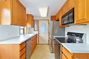 12805 64th Ave S, Seattle, WA 98178 - Photo 6