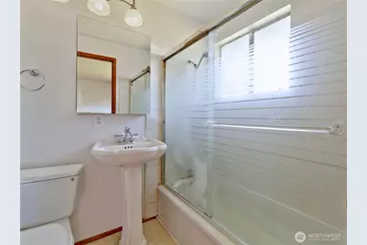 12805 64th Avenue S, Seattle, WA 98178 - Photo 18