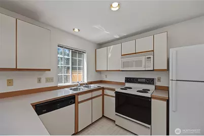 19620 80th Avenue W #J, Edmonds, WA 98026 - Photo 2