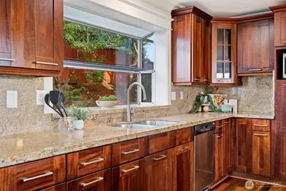 8338 NE Juanita Drive, Kirkland, WA 98034 - Photo 12