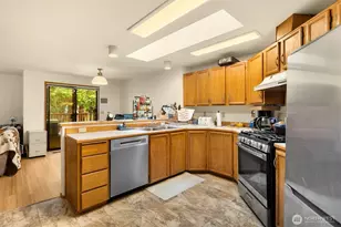 13014 SE 279th Pl, Kent, WA 98030 - Photo 2