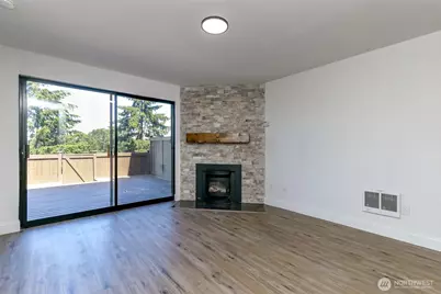 25014 Lake Fenwick Rd #28, Kent, WA 98032 - Photo 8