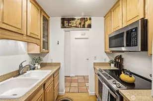 515 S Lake St, Kirkland, WA 98033 - Photo 14