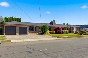 1417 Maple St, Sumner, WA 98390 - Photo 2