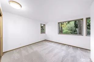 2261 W Lake Sammamish Pkwy SE, Bellevue, WA 98008 - Photo 32