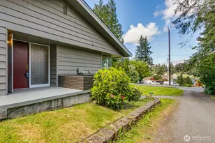 3822 Shelby Rd, Lynnwood, WA 98087 - Photo 2