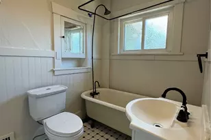 811 NE 66th St, Seattle, WA 98115 - Photo 12