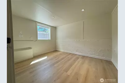 811 NE 66th Street, Seattle, WA 98115 - Photo 16