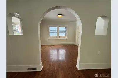 811 NE 66th Street, Seattle, WA 98115 - Photo 4