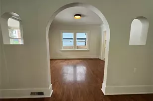811 NE 66th St, Seattle, WA 98115 - Photo 4