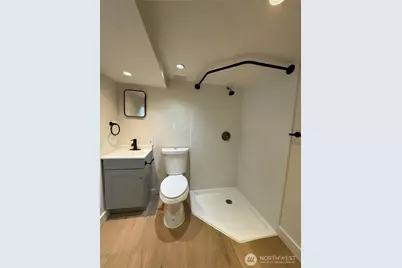 811 NE 66th Street, Seattle, WA 98115 - Photo 18