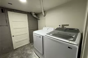 811 NE 66th St, Seattle, WA 98115 - Photo 22