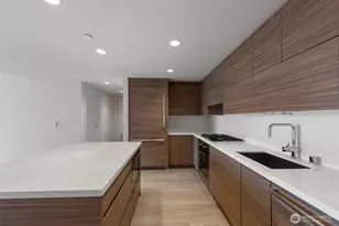 588 Bell St, Seattle, WA 98121 - Photo 10