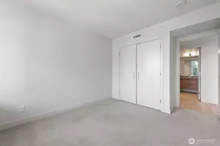 588 Bell St, Seattle, WA 98121 - Photo 16
