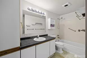 1900 NE 48th St, Renton, WA 98056 - Photo 16