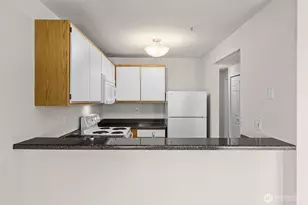 1900 NE 48th St, Renton, WA 98056 - Photo 10