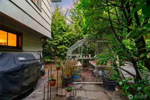 2701 NE 94th St, Seattle, WA 98115 - Photo 34