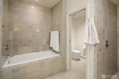 10700 NE 4th Street #4102, Bellevue, WA 98004 - Photo 26