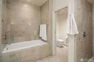 10700 NE 4th St, Bellevue, WA 98004 - Photo 26