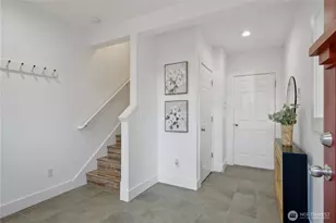 1022 Taylor Ave N, Seattle, WA 98109 - Photo 26