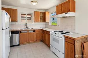 2816 NW 80th St, Seattle, WA 98117 - Photo 6