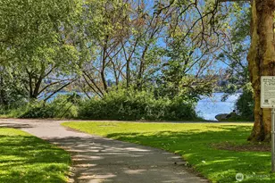 7812 Stroud Ave N, Seattle, WA 98103 - Photo 32