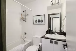 7812 Stroud Ave N, Seattle, WA 98103 - Photo 26