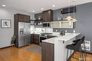 7812 Stroud Ave N, Seattle, WA 98103 - Photo 12