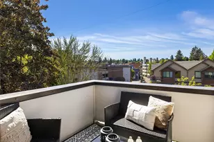 7812 Stroud Ave N, Seattle, WA 98103 - Photo 24