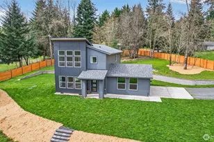 717 NE 382nd St, La Center, WA 98629 - Photo 1
