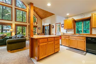 7077 Austin Pass Rd, Glacier, WA 98244 - Photo 10