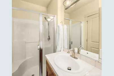 2035 Eastlake Avenue E #301, Seattle, WA 98102 - Photo 20