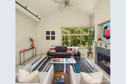 2035 Eastlake Avenue E #301, Seattle, WA 98102 - Photo 2